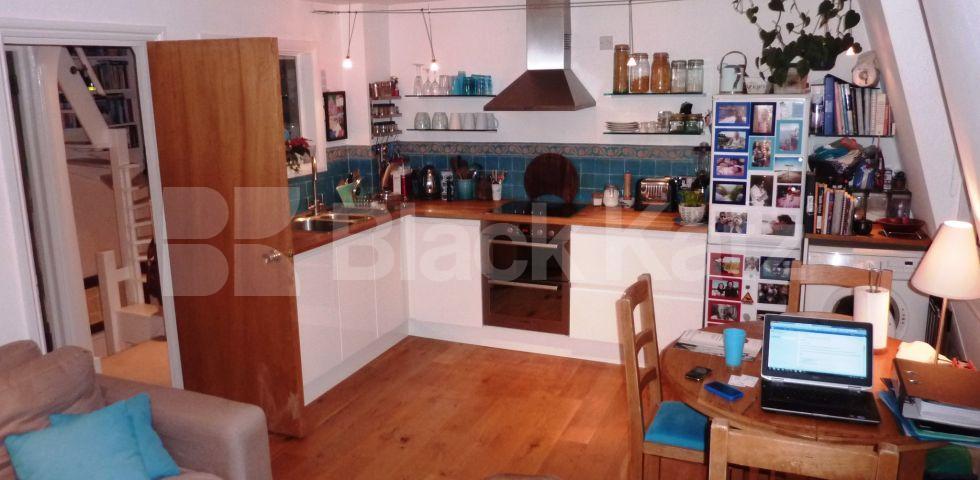 			MUST SEE!, 1 Bedroom, 1 bath, 1 reception Flat			 Goldney Road, Maida Vale